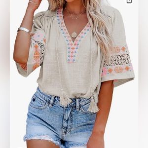 Embroidered Boho beige V-Neck Top Oversized Bell Sleeve Size Small
